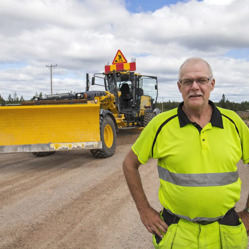 Tage stannade när Komatsu kom