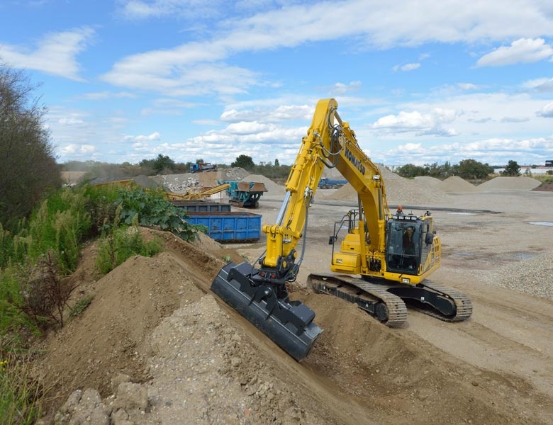 Komatsu bandgrävare PC210-LCi11