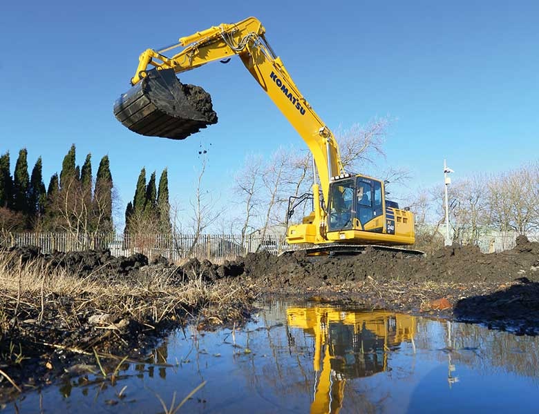 Komatsu bandgrävare PC240LC_NLC_11