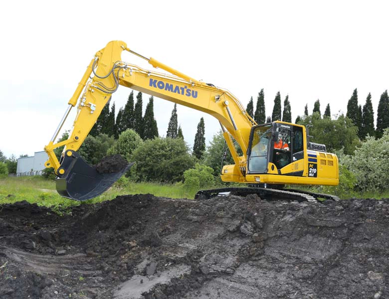 Komatsu bandgrävare PC210-LC-NLC-11