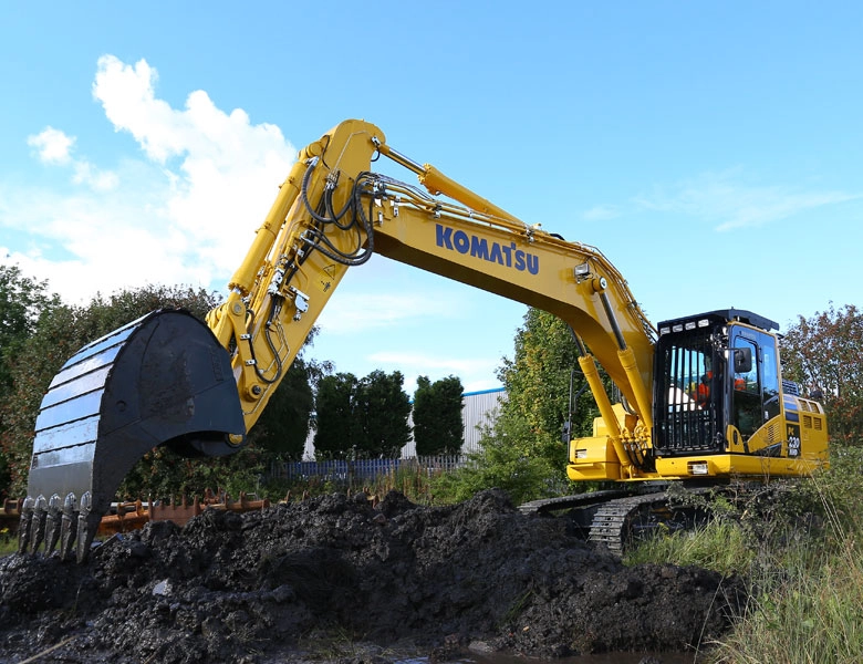 Komatsu bandgrävare PC230NHD-11