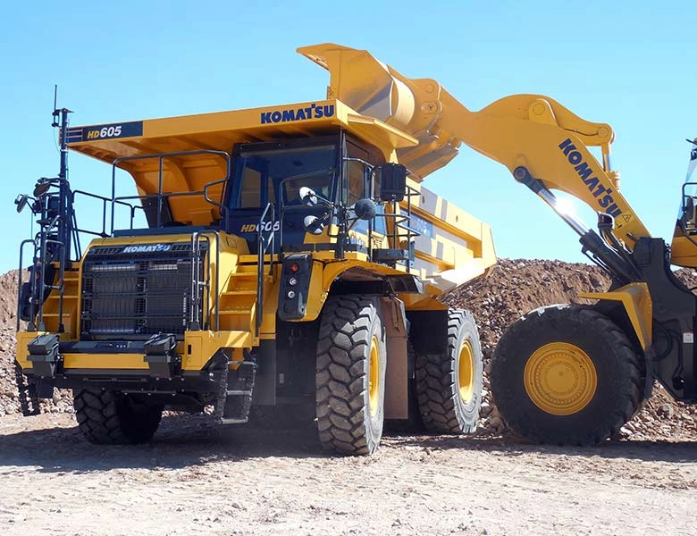 Komatsu tipptruck HD605-8