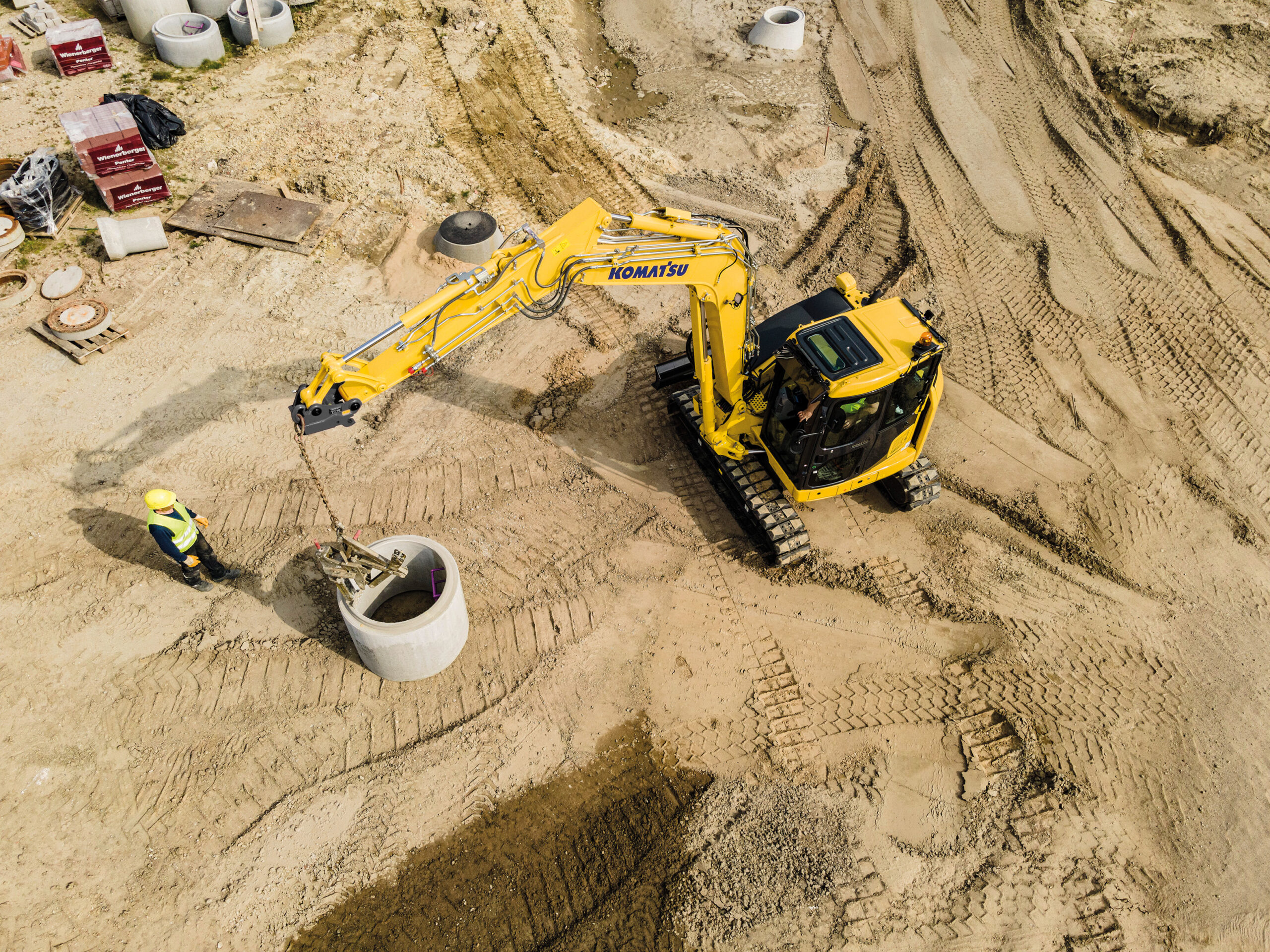 Komatsu PC88MR-11 på en byggarbetsplats