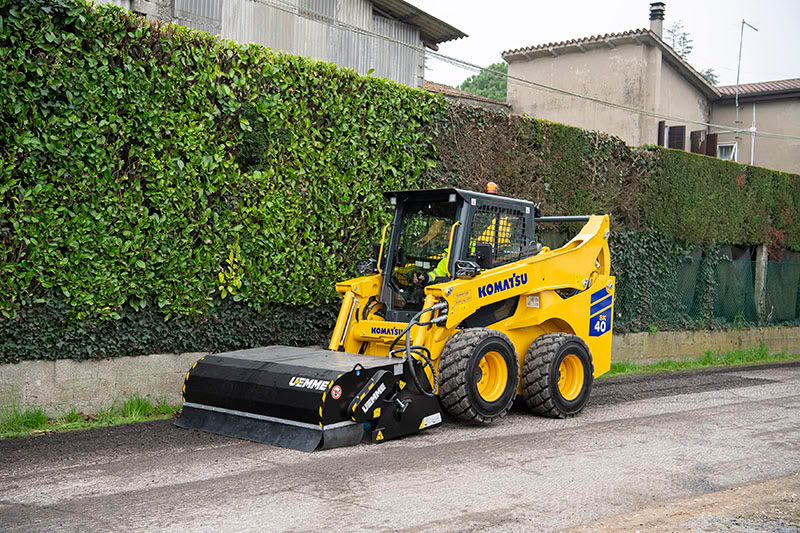 kompaktlastare komatsu
